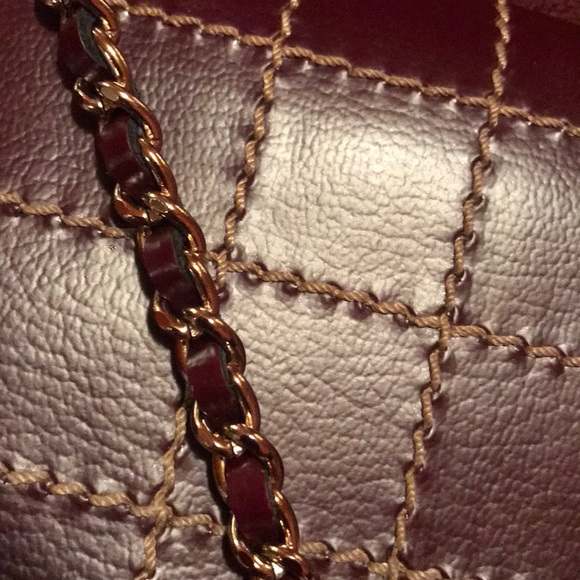 Chanel quilted leather chain purse burgundy - Picture 8 of 8